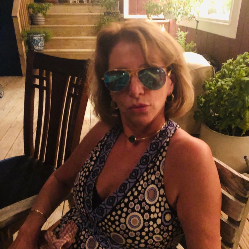 Meet your Posher, Laura leigh